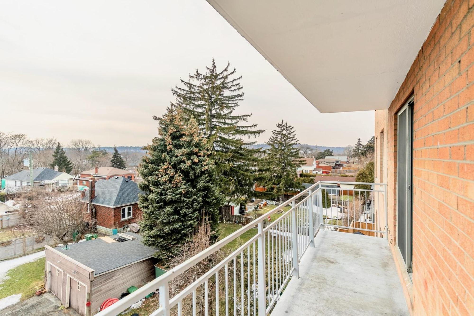 Glenview West Apartment W Patio - Near Downtown Hamilton Exterior photo