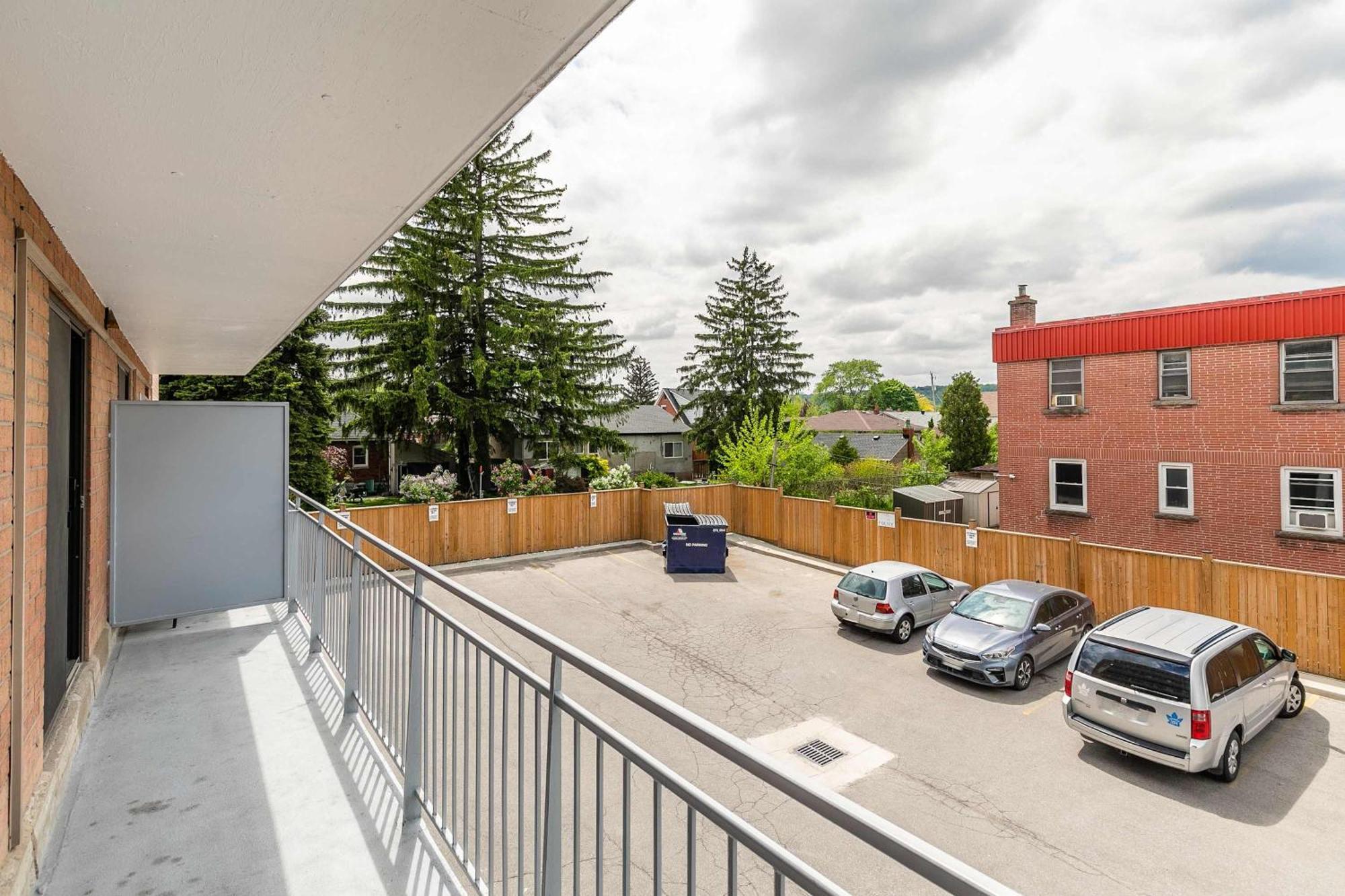 Glenview West Apartment W Patio - Near Downtown Hamilton Exterior photo